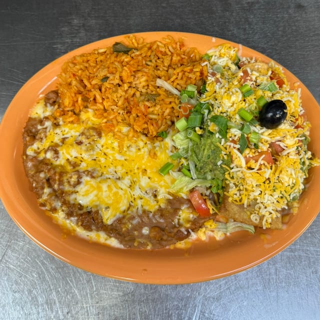 G. Chicken or Beef Flauta lunch special..